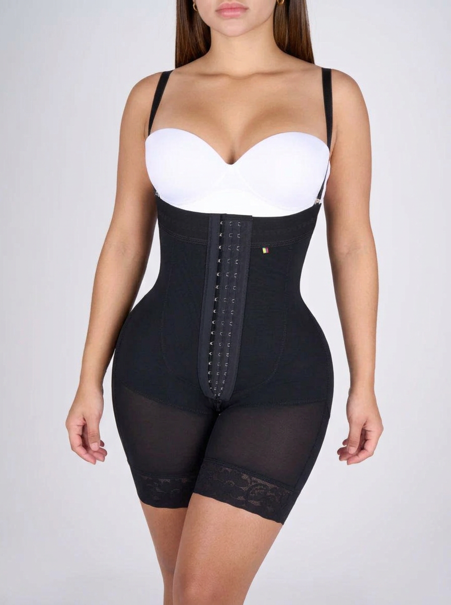 Shorts modeladores com fecho de gancho para afinar o corpo.